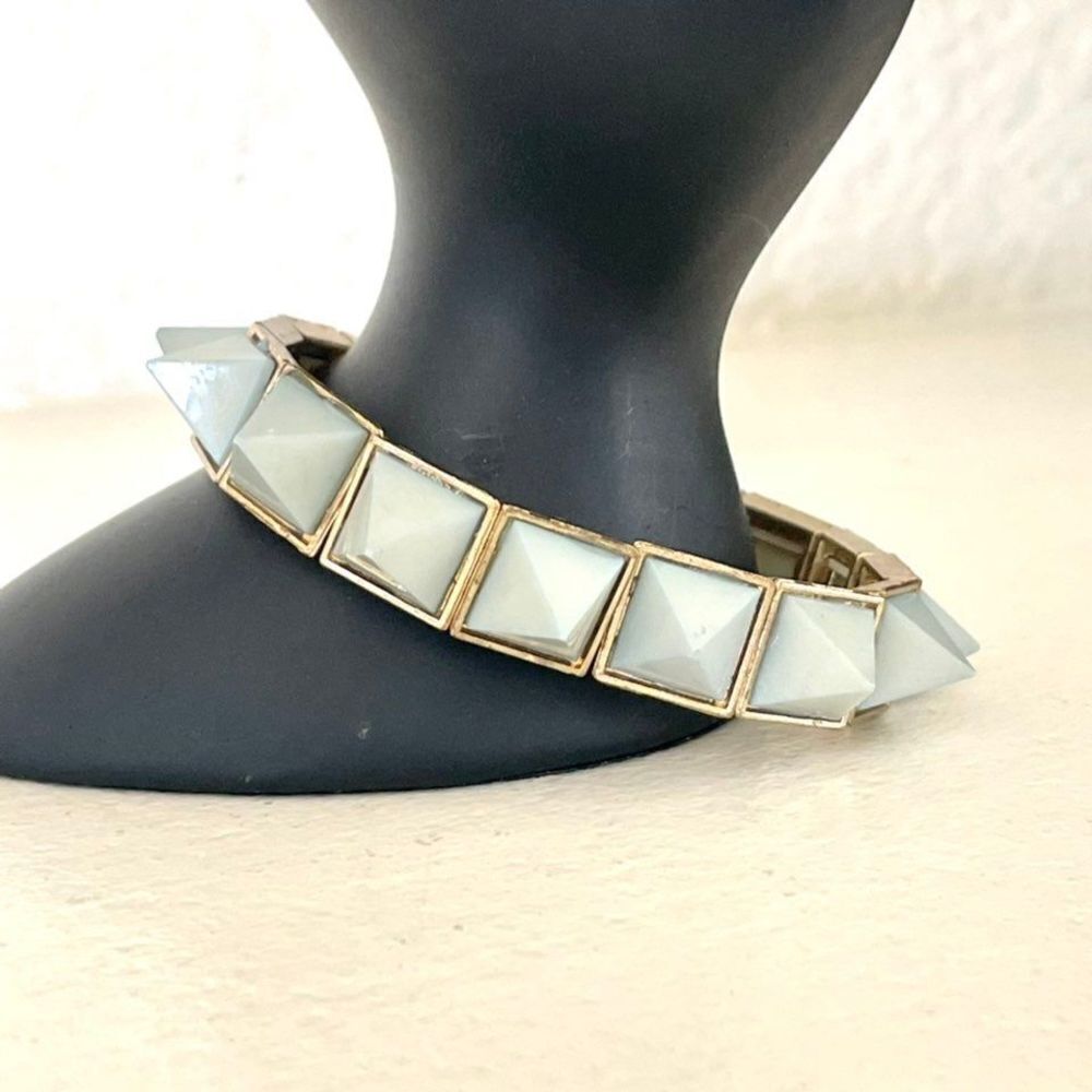 Blue and gold tone "spiky" stretchy bracelet